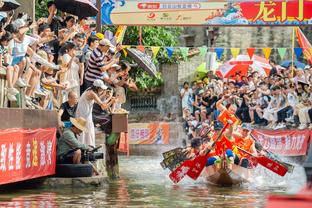 天空：拜仁仍未就戴尔转会与热刺联系，热刺乐意对话